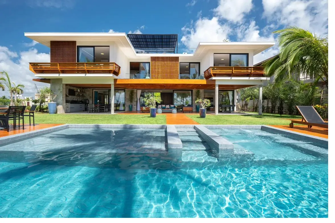Casa moderna com piscina e rooftop no Iberostar